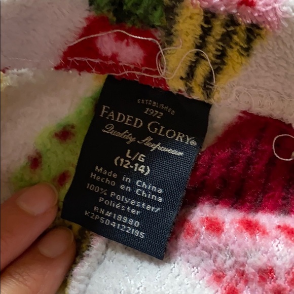 SIZE LARGE XMAS CUPCAKES PAJAMA PANTS -USED - Picture 4 of 4